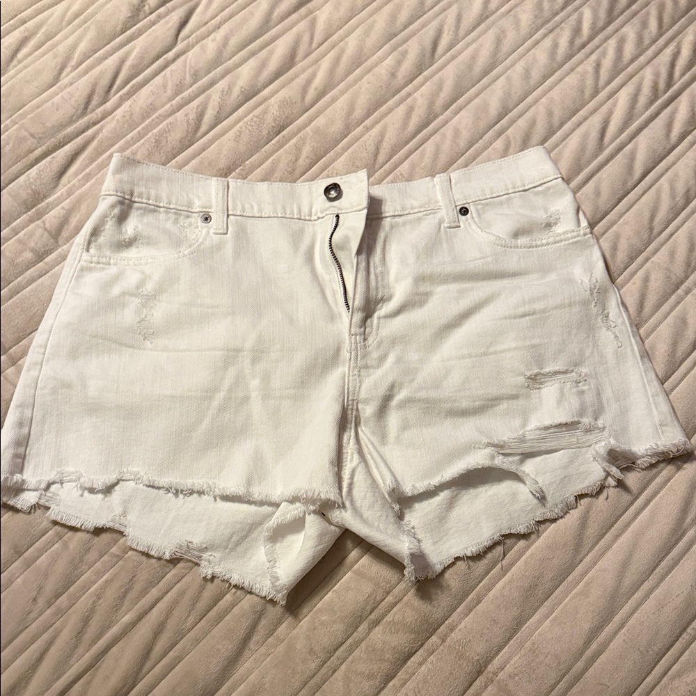 Aerie NWT Women’s White Distressed Denim Shorts - Classic Casual